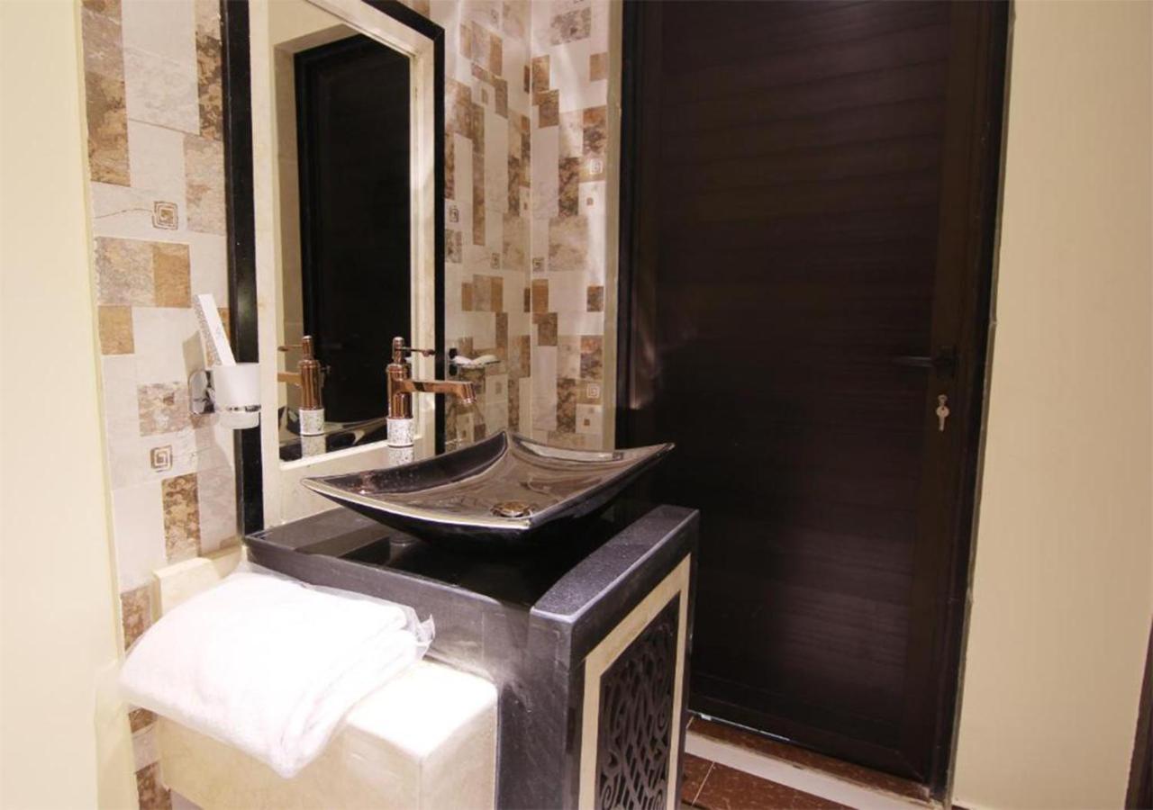 هذا منزلى الحمراء Riadh Exterior foto